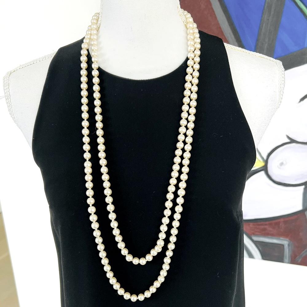 SAKS FIFTH AVENUE
Collection
 GLAMOUR Classic PEARLS NECKLACE